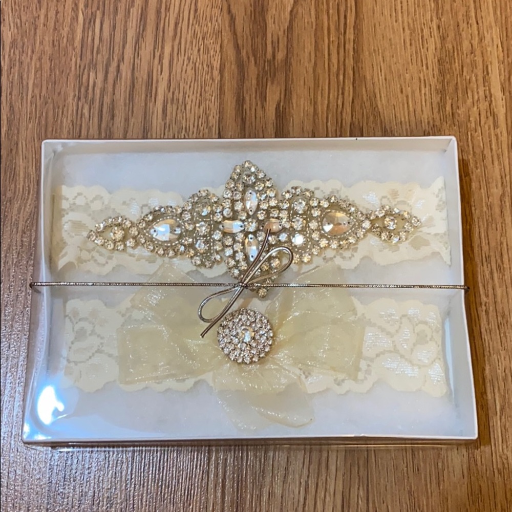 Bridal garter set